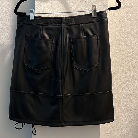 Karl lagerfeld pleather skirt size 4 - Picture 4 of 4